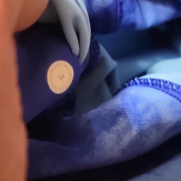 Two Toned Blue Tye Dye Lululemon Align Leggings - Picture 3 of 4